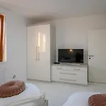 Beautiful Home In Pokrovnik With Sauna * Pokrovnik