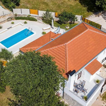 Beautiful Home In Pokrovnik With Sauna Pokrovnik