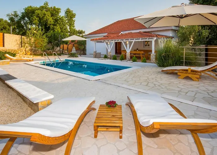 Gorgeous Home In Pokrovnik With Wifi * Pokrovnik