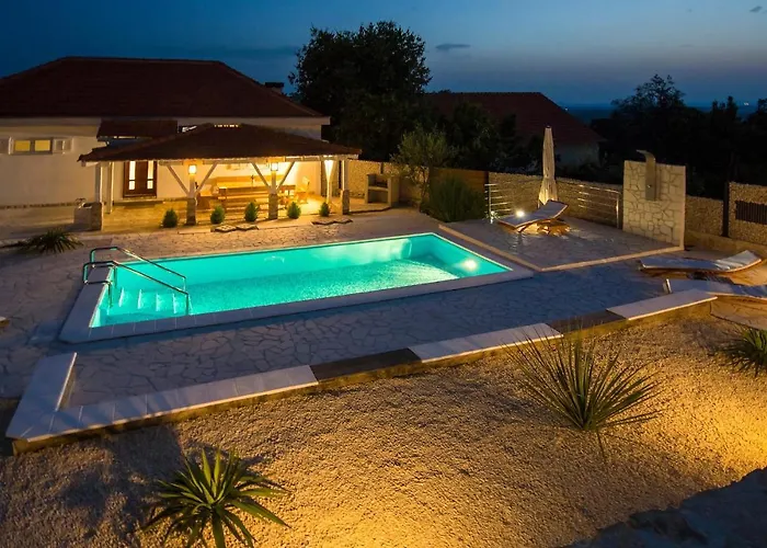 Gorgeous Home In Pokrovnik With Wifi * Pokrovnik