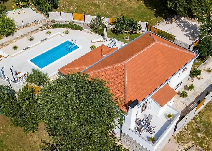 Gorgeous Home In Pokrovnik With Wifi Pokrovnik