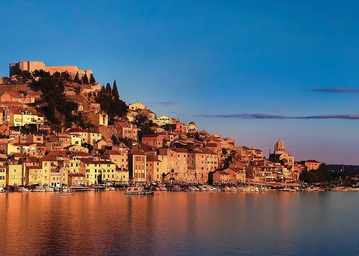 Gorgeous Home In Pokrovnik With Wifi בית נופש Pokrovnik