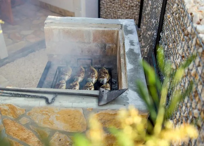 Gorgeous Home In Pokrovnik With Wifi Pokrovnik