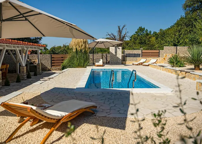 Gorgeous Home In Pokrovnik With Wifi Pokrovnik